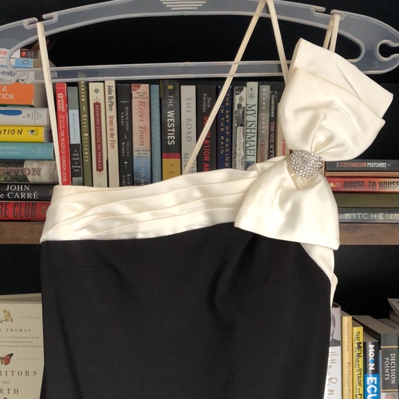 2000s Vintage One Shoulder Black Tie Prom/Formal Gown - Picture 3 of 6